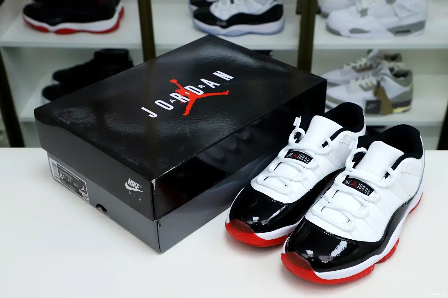 LOW Kimikick WHITE AIR JORDAN BRED 11 0419